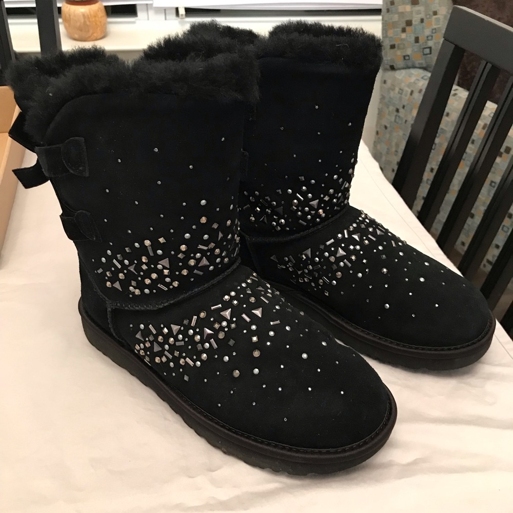 UGG size 8 Classic Galaxy Bling Short
